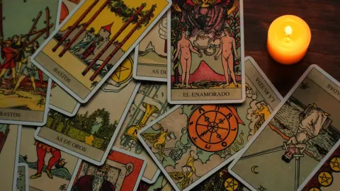 Chat Tarot , Cartas y esoterismo